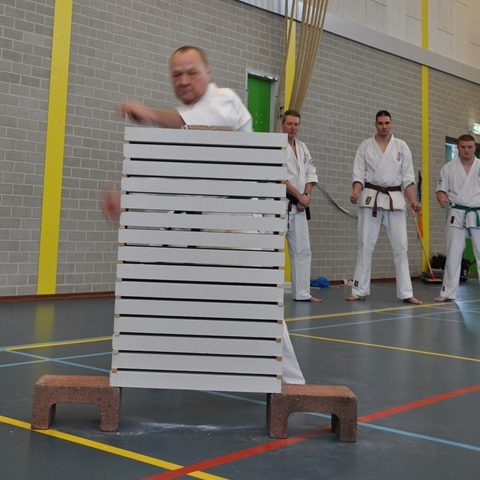 Henk Gerhards breekt